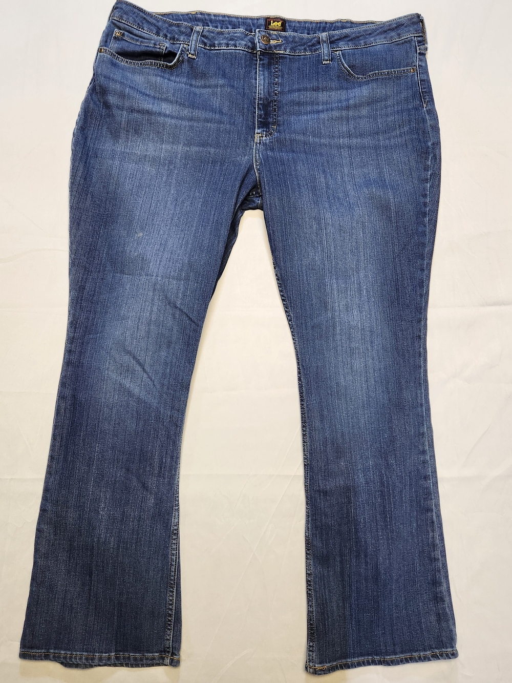 Lee Legendary Womens Plus Size 22M Blue Bootcut Jeans Mid Rise Stretch Denim EUC